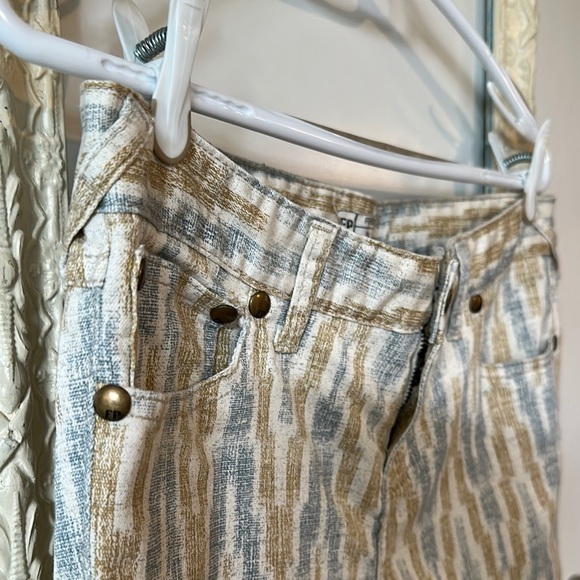 FREE PEOPLE | Ivory Ikat Cropped Skinny Jeans with Zipper Bottoms - Picture 5 of 11